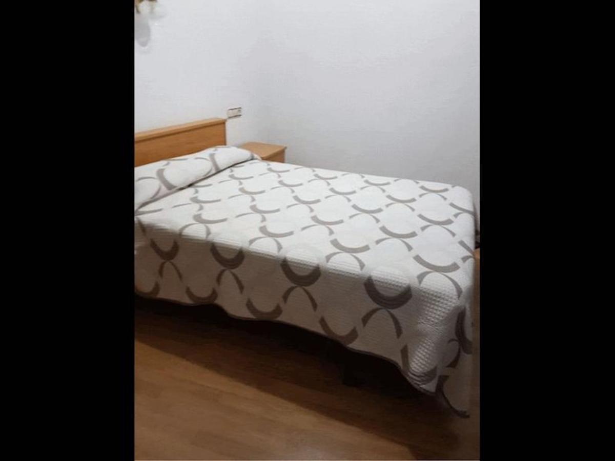 Room In Lodge - Double And Single Room - Pension Oria 2 Luarca Zewnętrze zdjęcie